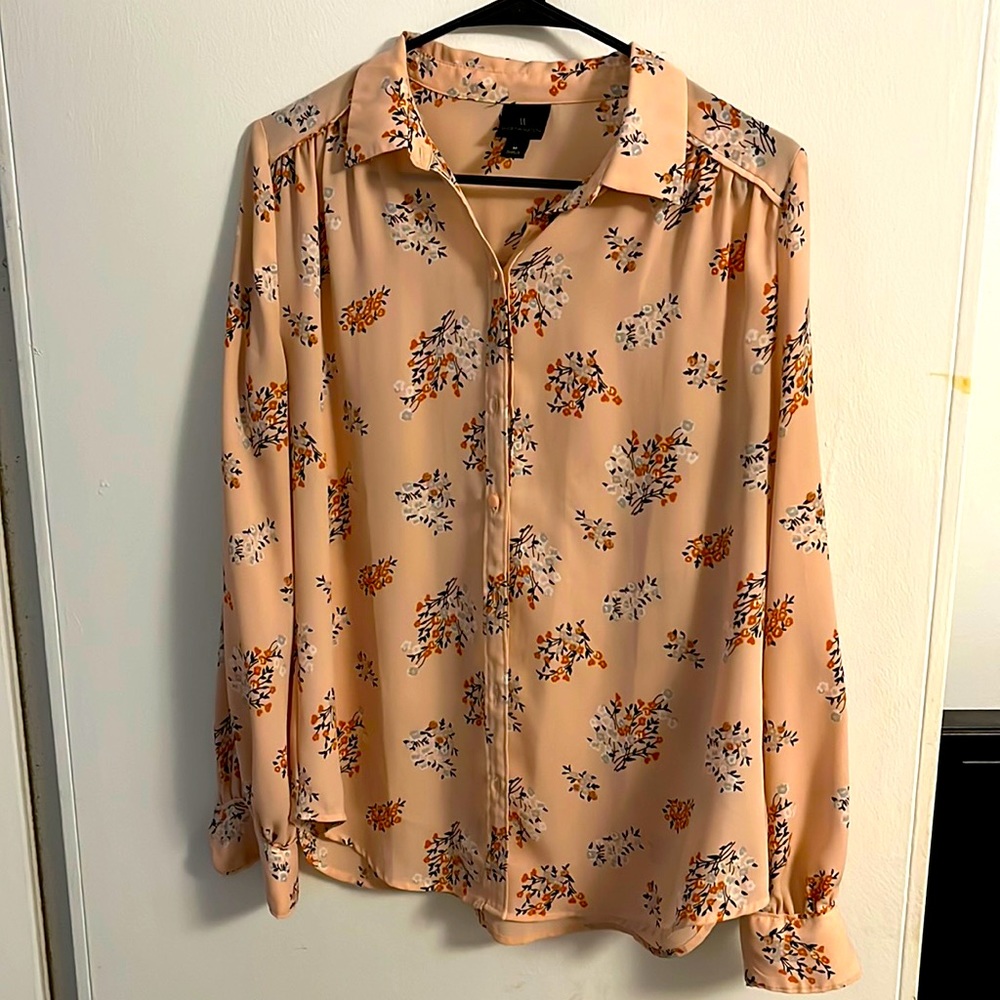 Women’s medium blouse